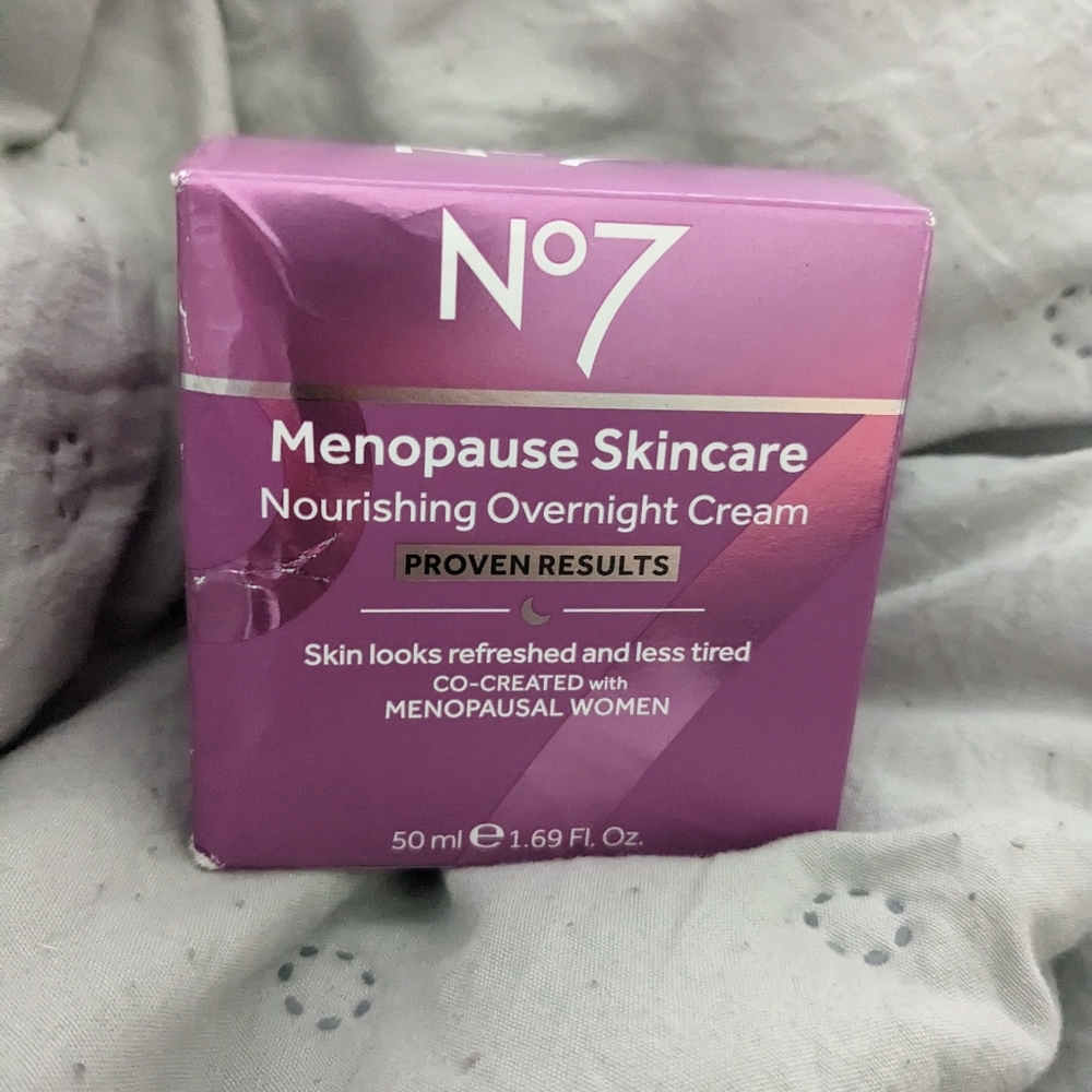 No7 Menopause Skincare Nourishing Overnight Cream